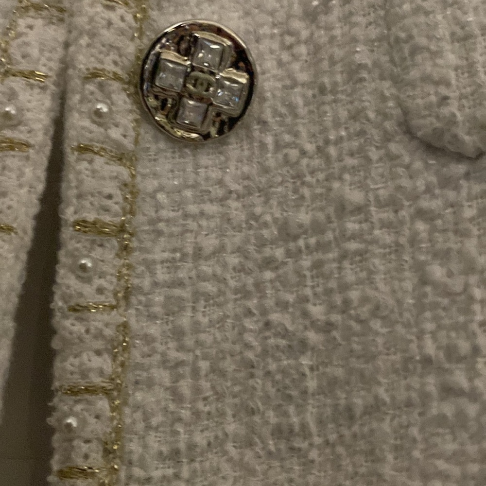 Chanel - Picture 6 of 11